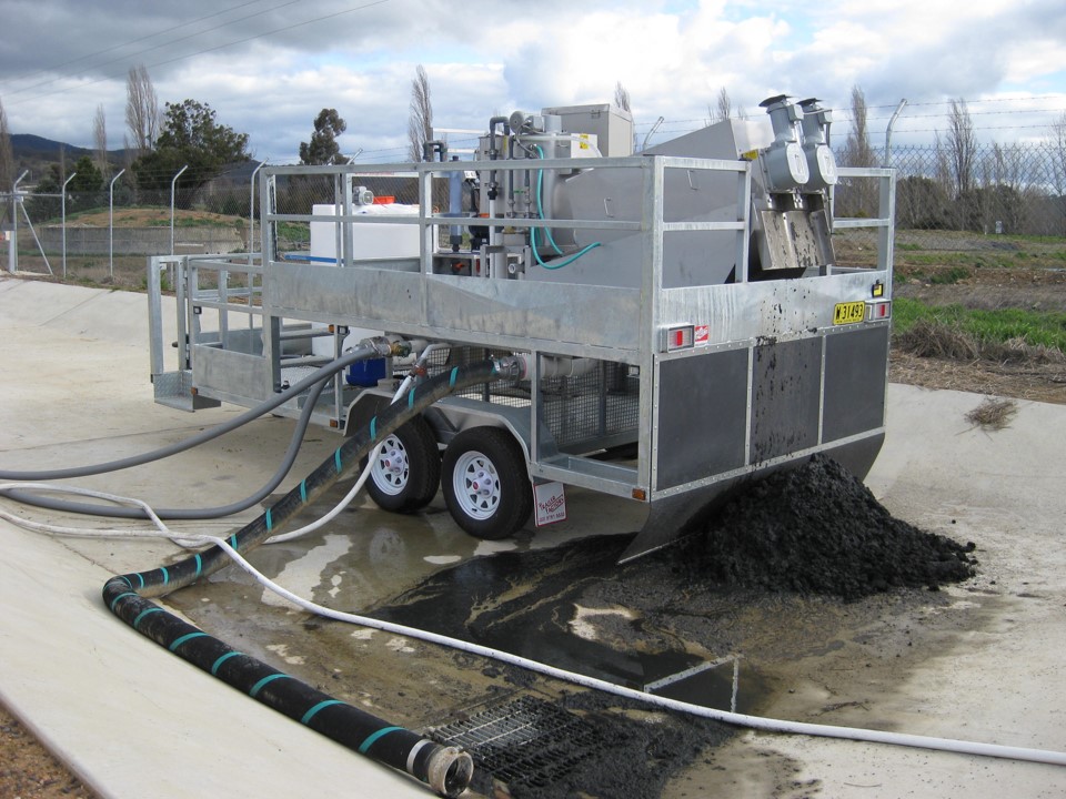 Mobile-Sludge-Dewatering-1.jpg